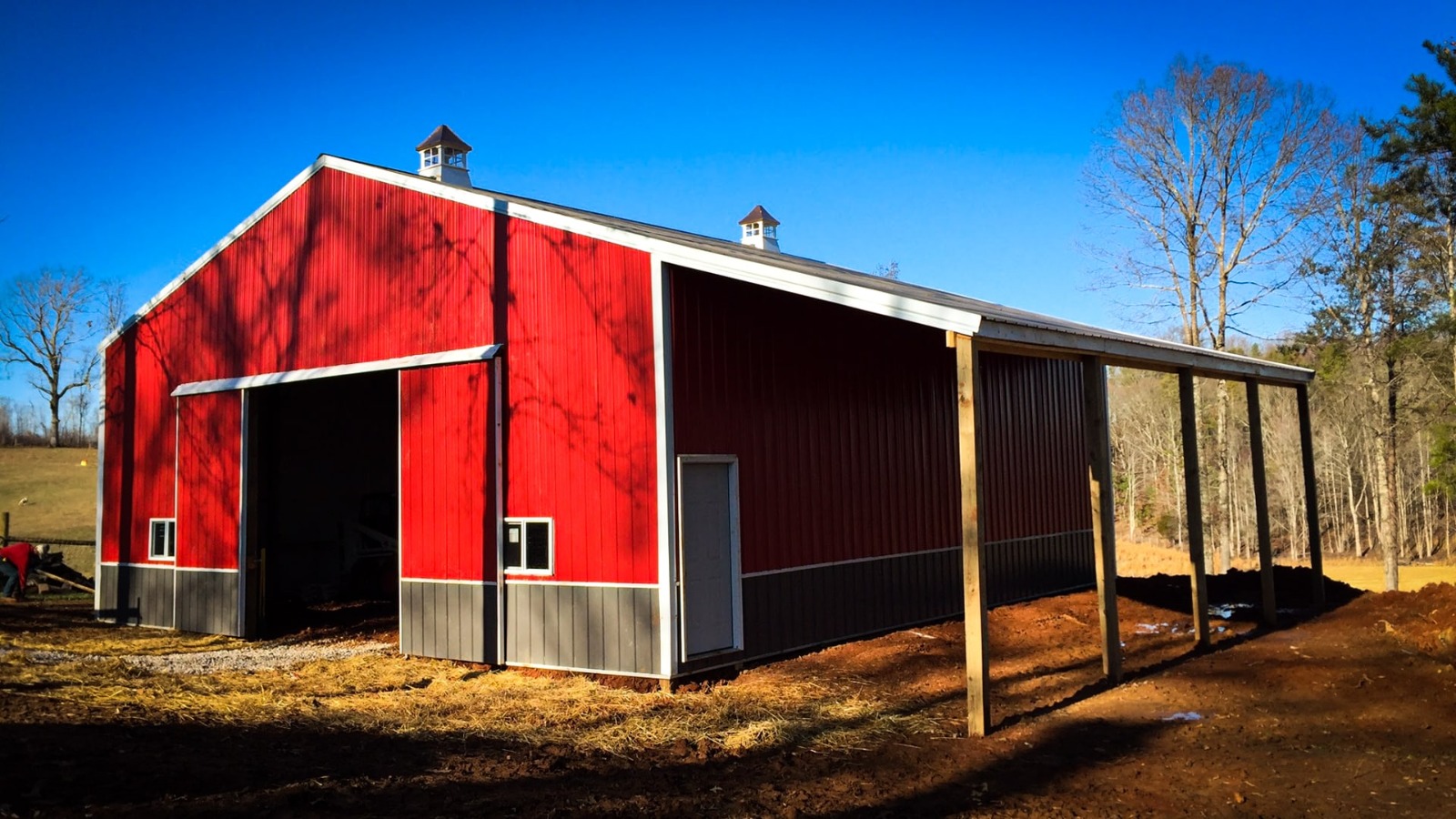 Enclosed Pole Barn with Lean to